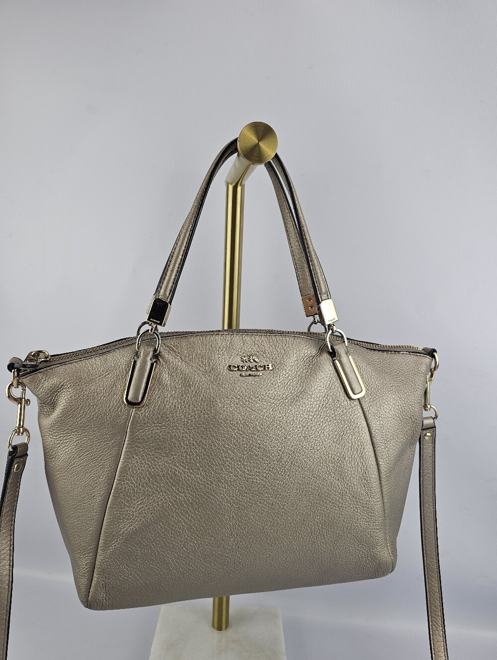 Coach Kelsey Pebble Leather Satchel Handbag Metallic Champagne/Gold